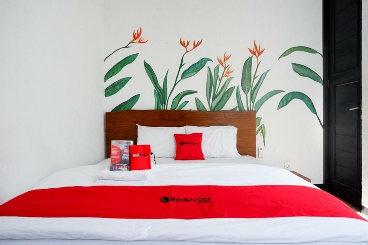 Reddoorz @ Jalan Raya Semat Canggu Albergue Bali Exterior foto