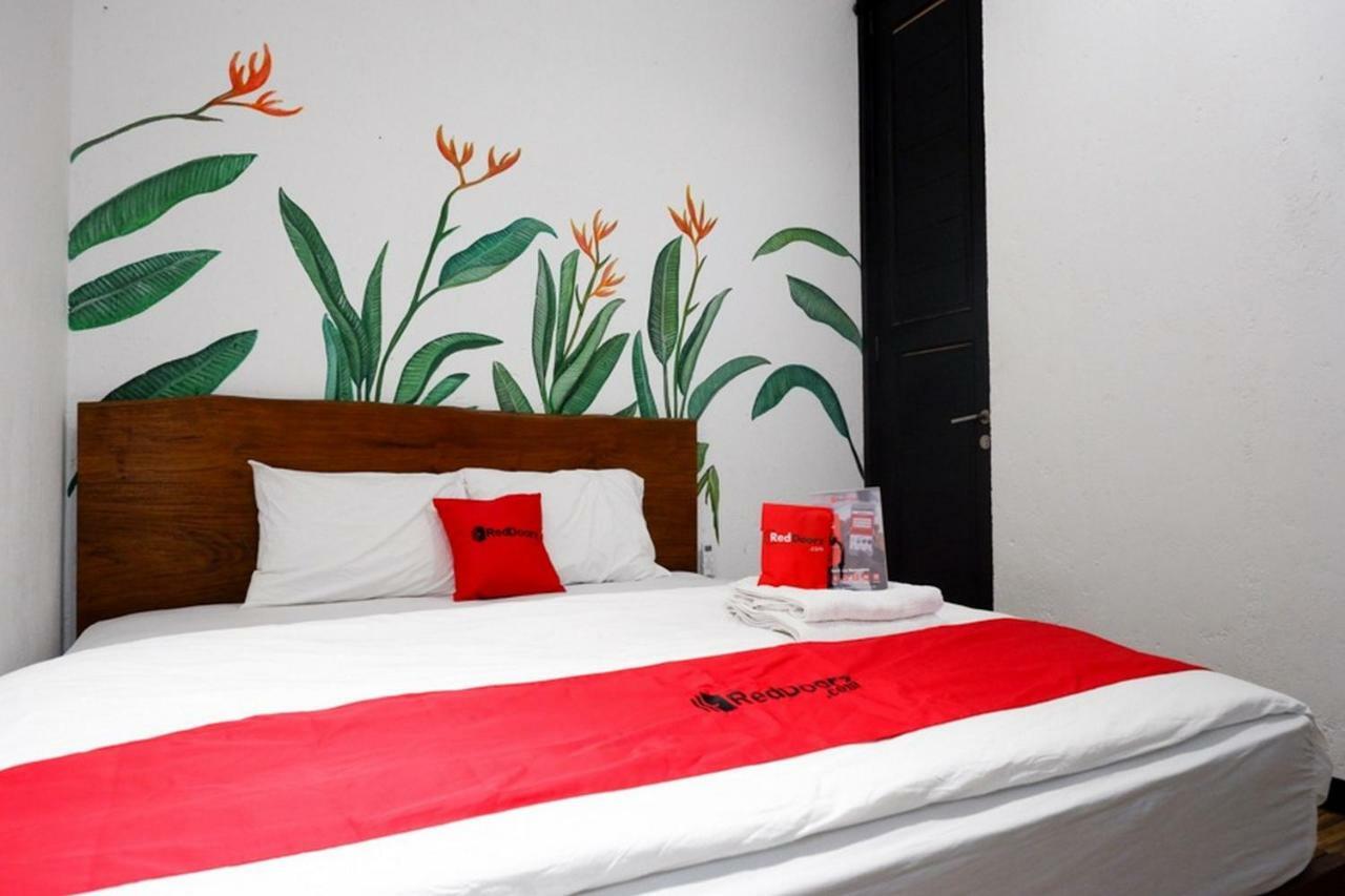Reddoorz @ Jalan Raya Semat Canggu Albergue Bali Exterior foto